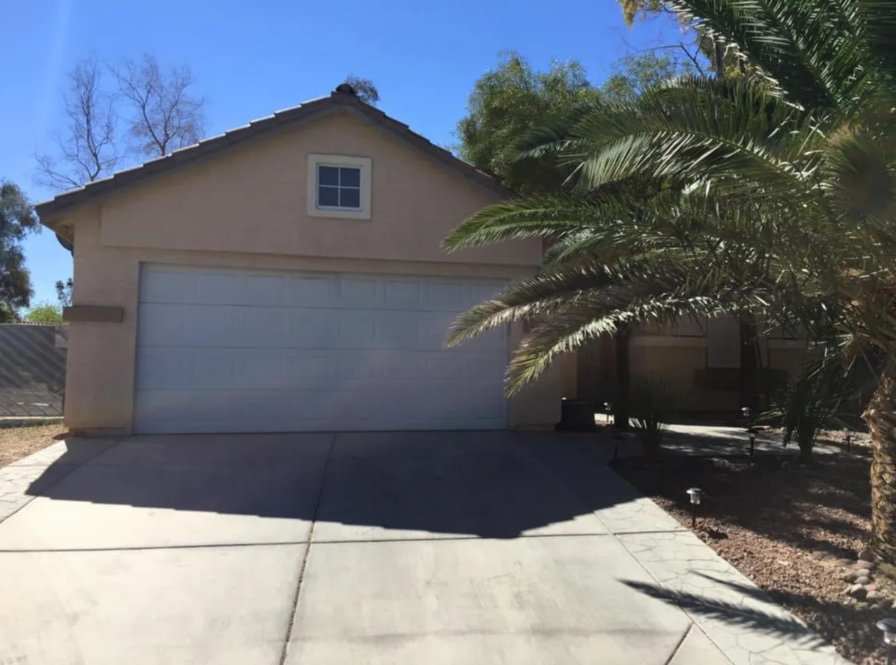 white-garage-door-img